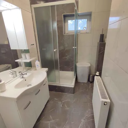 Apartment In 40425