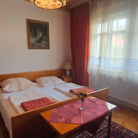 In 40425 Apartament *