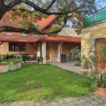 Apartament In 40425